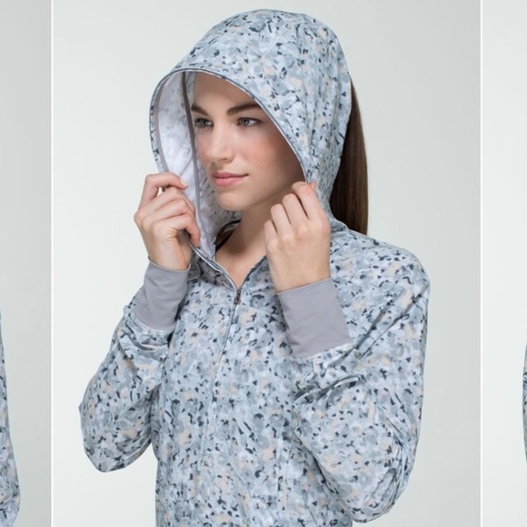 Lululemon Lightened Up Pullover Not So Petite Fleur Silver Spoon Ambient Grey - Picture 9 of 16